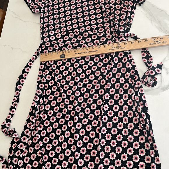 Nine West Women’s Short Sleeve Tie Waist Dress Stretch Size 10 Black Pink Floral - Picture 4 of 9